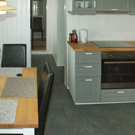 4 Person In Vevang-by Traum * Vevang