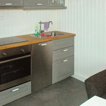 4 Person In Vevang-by Traum