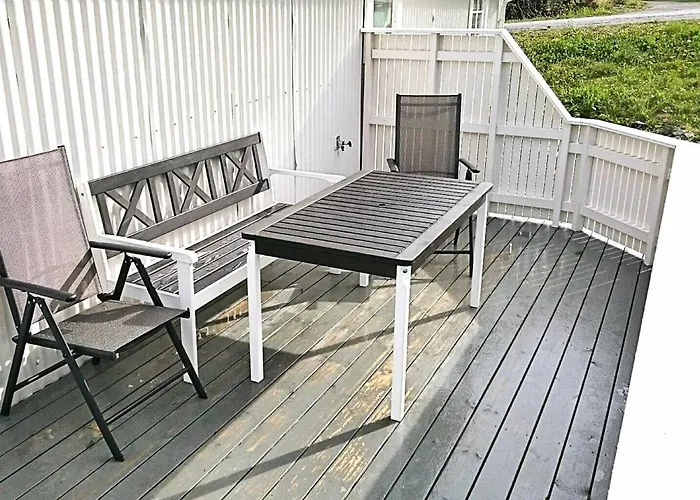 4 Person In Vevang-by Traum *