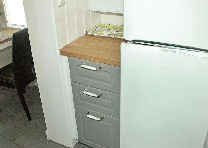 4 Person In Vevang-by Traum