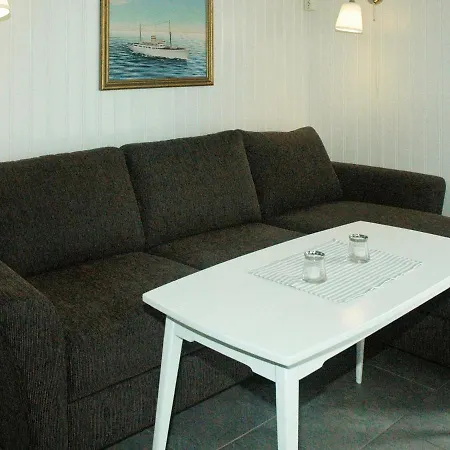 4 Person In Vevang-by Traum *